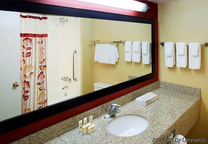 Courtyard Alexandria Old Town/Southwest Hotel Екстериор снимка
